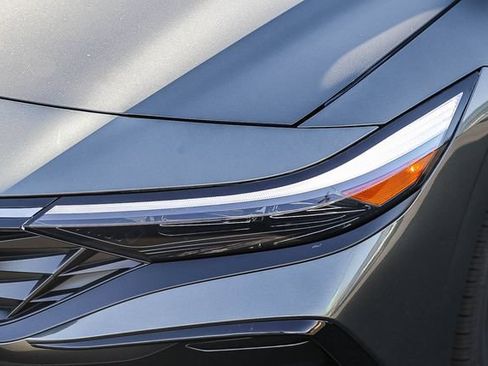 New 2026 Hyundai Elantra Limited FWD image 8