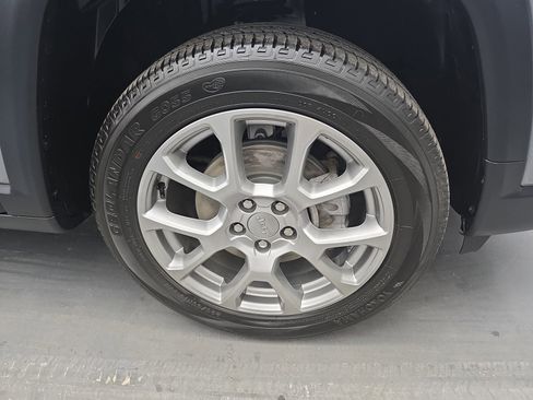 Used 2022 Jeep Compass Latitude AWD/4WD image 9