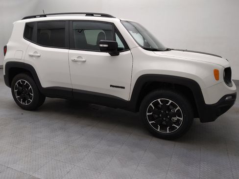 Used 2023 Jeep Renegade Latitude image 11