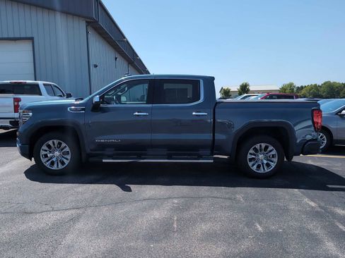 Used 2024 GMC Sierra 1500 Denali w/ Technology Package AWD/4WD image 11