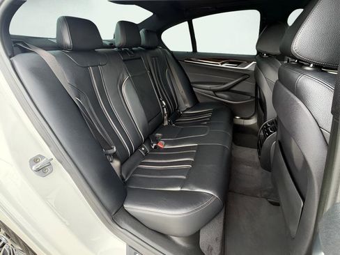 Used 2019 BMW 530i w/ Convenience Package RWD image 29