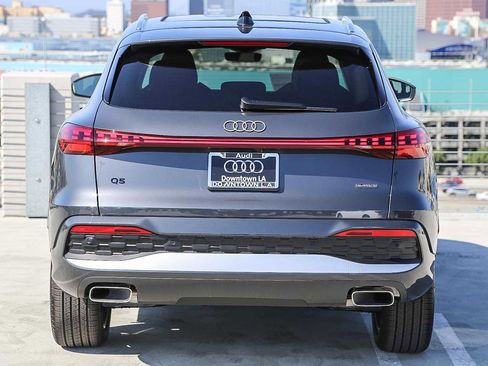 Used 2025 Audi Q5 Premium w/ Premium Plus AWD/4WD image 7