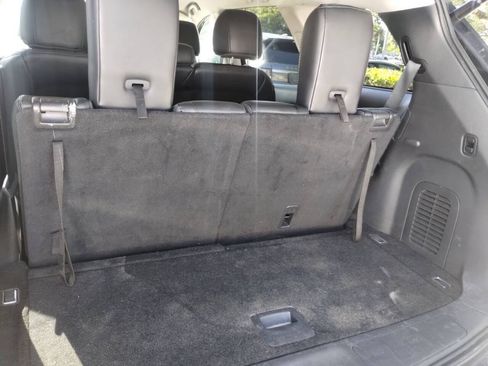Used 2018 Nissan Pathfinder SL FWD image 17