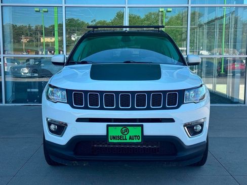 Used 2018 Jeep Compass Latitude w/ Popular Equipment Group AWD/4WD image 3