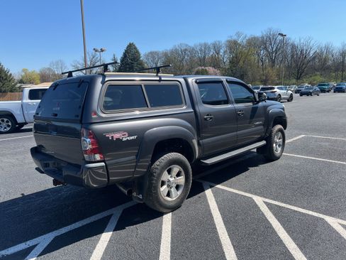 Used 2012 Toyota Tacoma 4x4 Double Cab w/ TRD Sport Pkg image 5