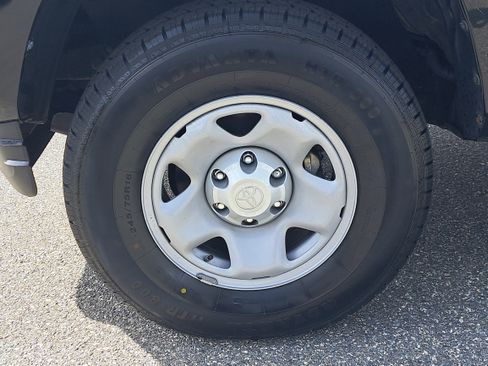 Used 2023 Toyota Tacoma SR image 9