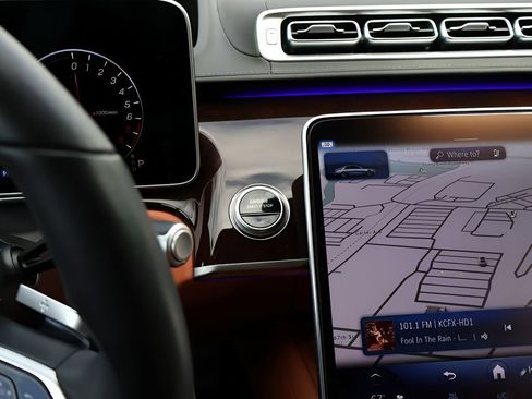 Certified 2025 Mercedes-Benz S 580e 4MATIC Sedan image 27