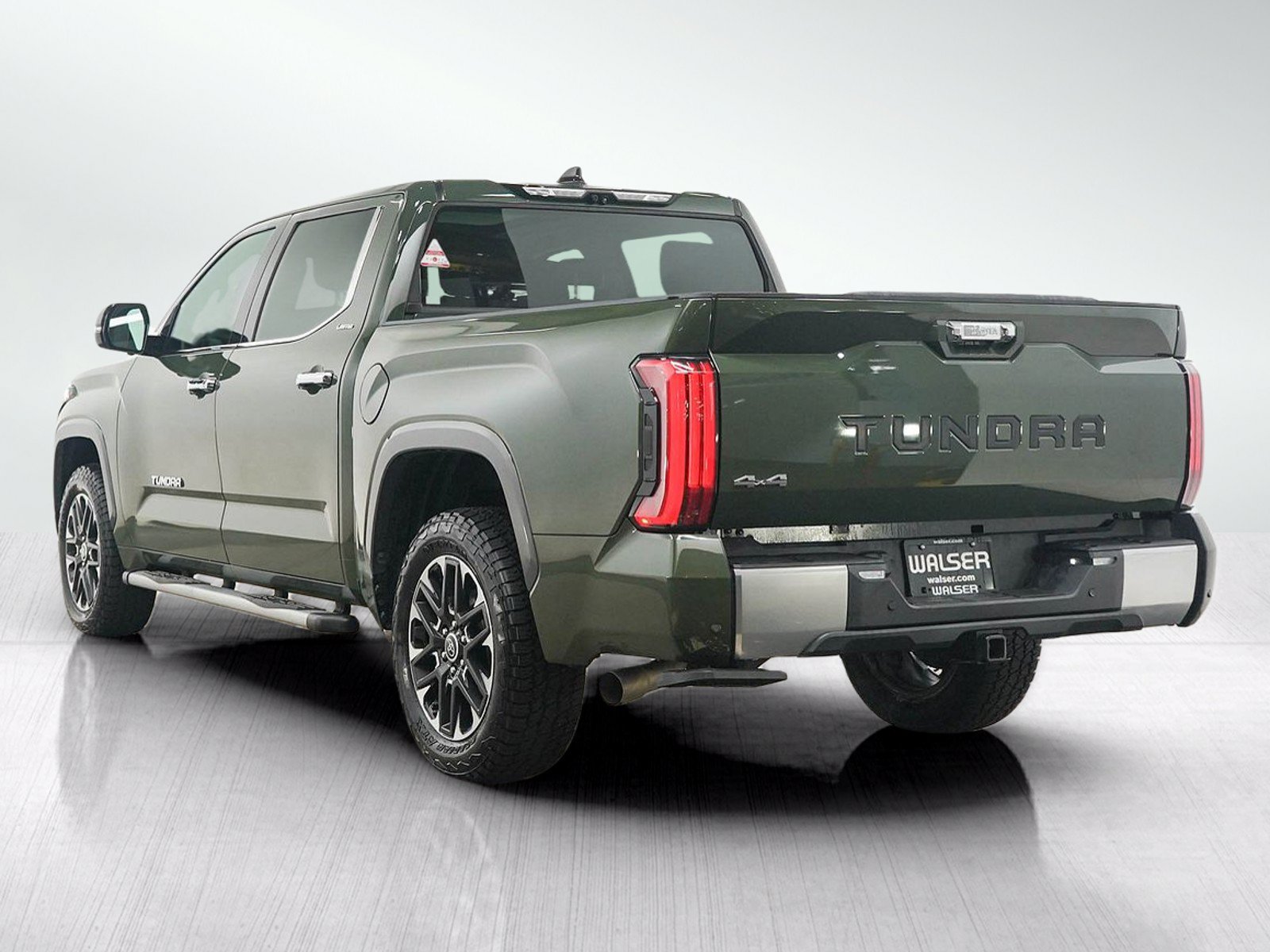 Used 2023 Toyota Tundra Limited AWD/4WD image 3