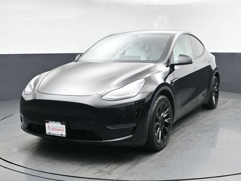 Used 2021 Tesla Model Y Long Range AWD/4WD image 19