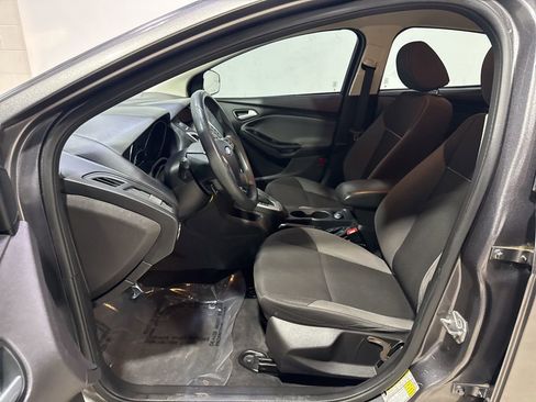Used 2014 Ford Focus SE FWD image 19