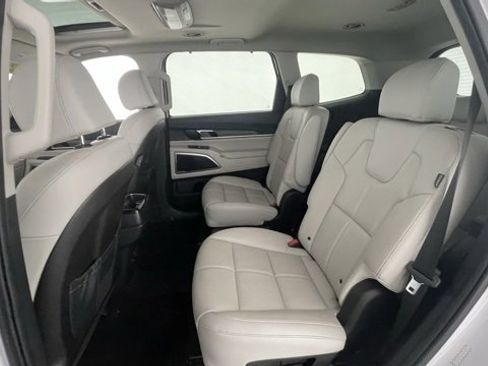 Used 2023 Kia Telluride EX w/ EX Captain's Chair Package image 45