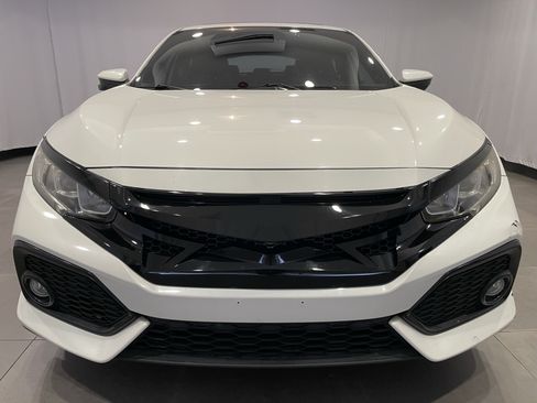 Used 2018 Honda Civic EX image 2