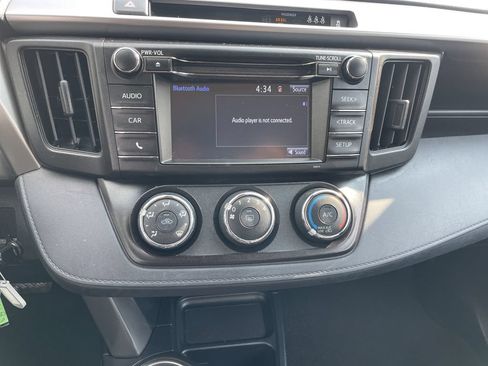 Used 2018 Toyota RAV4 LE w/ All Weather Liner Package AWD/4WD image 18
