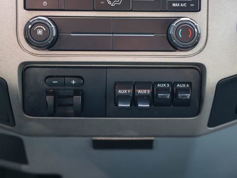 Used 2016 Ford F550 4x4 SuperCab Super Duty image 25