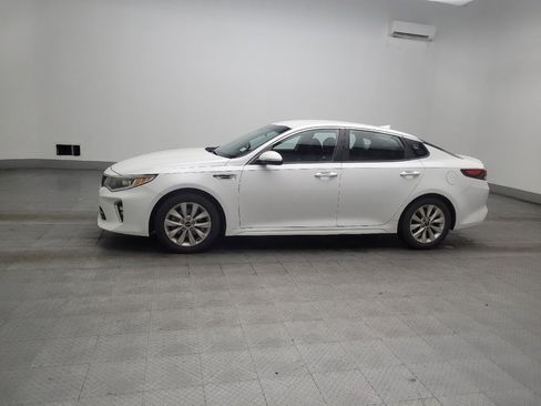 Used 2018 Kia Optima S FWD image 2