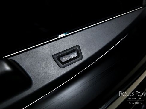 Used 2024 Rolls-Royce Cullinan AWD/4WD image 28