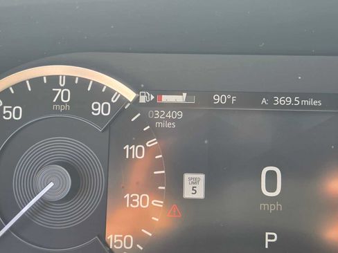 Used 2023 Land Rover Defender 110 AWD/4WD image 25