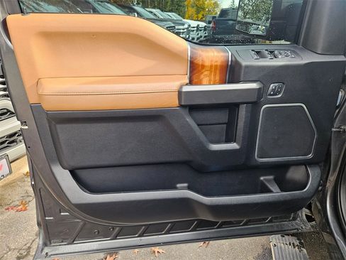 Used 2017 Ford F150 Limited w/ Trailer Tow Package image 11