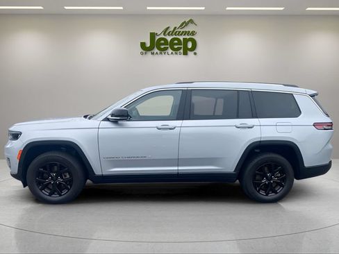 Used 2023 Jeep Grand Cherokee L Limited w/ Luxury Tech Group II AWD/4WD image 4