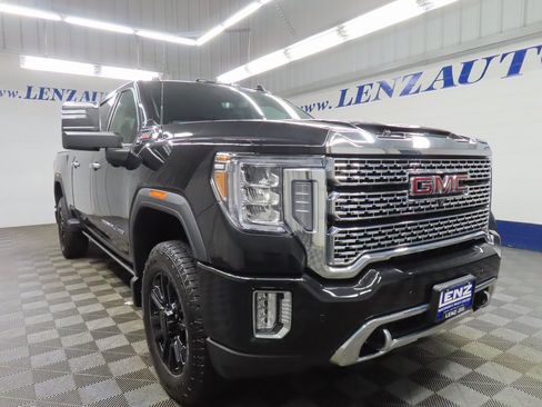Used 2023 GMC Sierra 2500 Denali w/ Denali Black Diamond Edition image 3