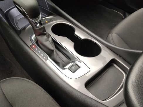Used 2025 Chevrolet Malibu LS FWD image 26