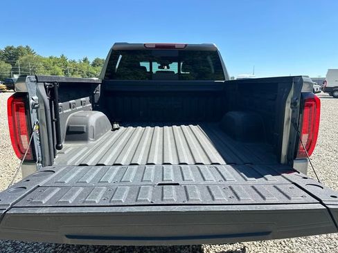 Used 2025 GMC Sierra 1500 AT4 w/ AT4 Preferred Package AWD/4WD image 13