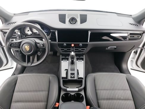 Certified 2026 Porsche Macan Turbo AWD/4WD image 11