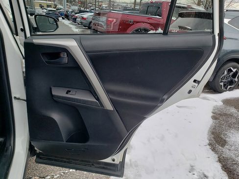 Used 2018 Toyota RAV4 LE image 18