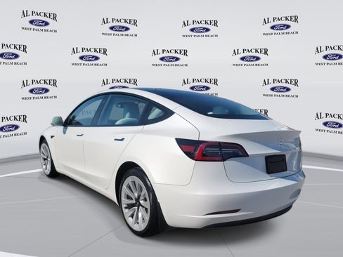 Used 2023 Tesla Model 3 Standard Range image 3