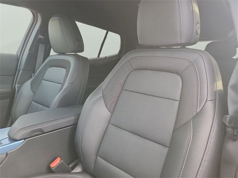 New 2026 Chevrolet Equinox EV LT image 18