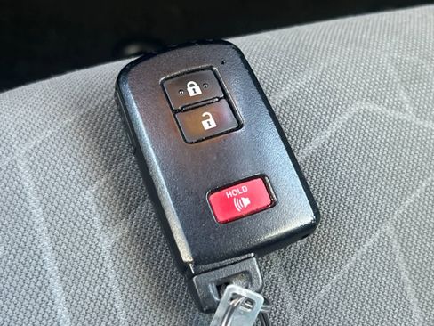 Used 2021 Toyota Tacoma TRD Off-Road w/ Technology Package image 28