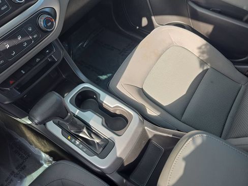 Used 2018 Chevrolet Colorado LT AWD/4WD image 27
