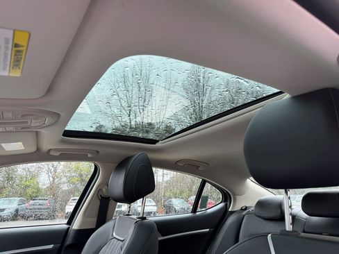 Used 2022 Genesis G70 2.0T w/ Prestige Package image 19