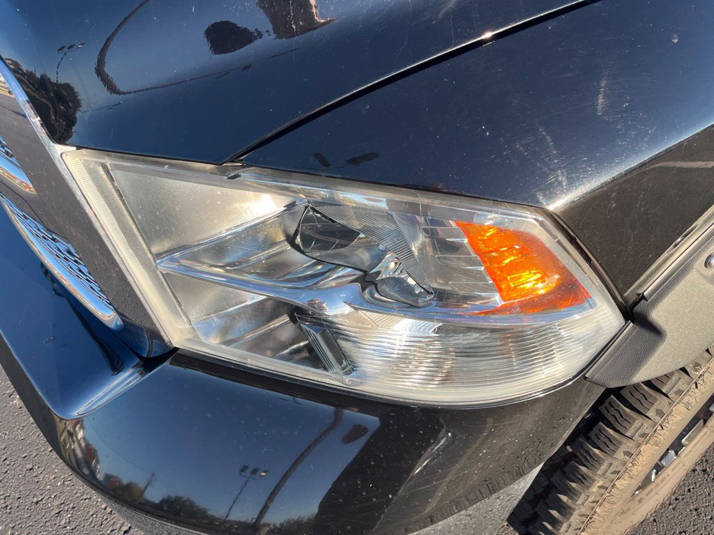 Used 2020 RAM 1500 Classic SLT w/ Luxury Group AWD/4WD image 13