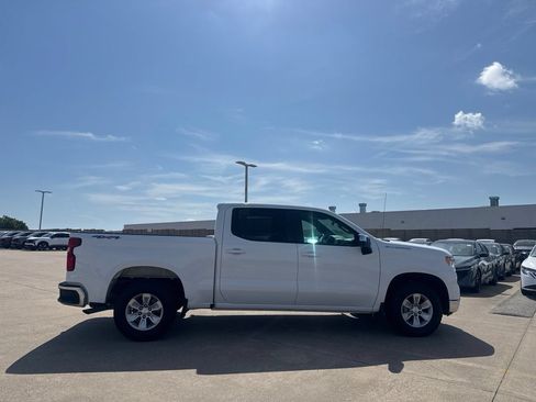 Used 2023 Chevrolet Silverado 1500 LT AWD/4WD image 23