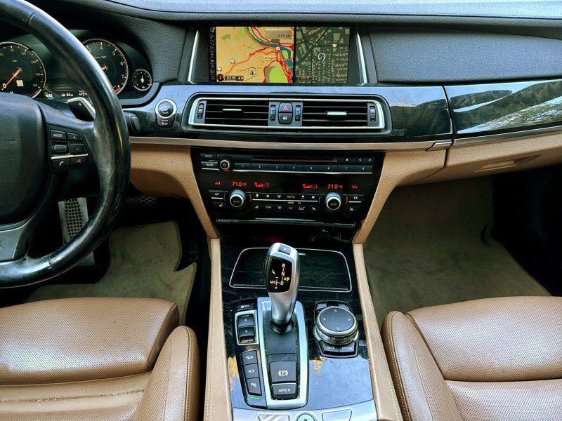 Used 2015 BMW 740Li xDrive AWD/4WD image 23