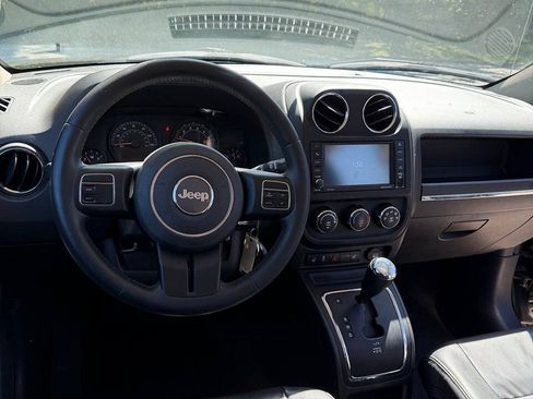Used 2014 Jeep Patriot High Altitude FWD image 25