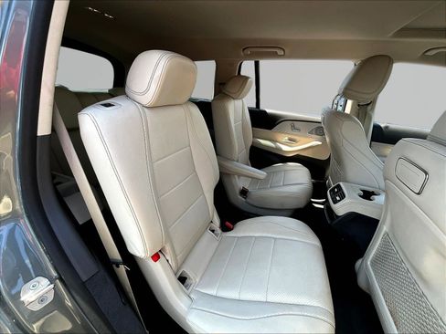 Used 2020 Mercedes-Benz GLS 450 4MATIC image 25
