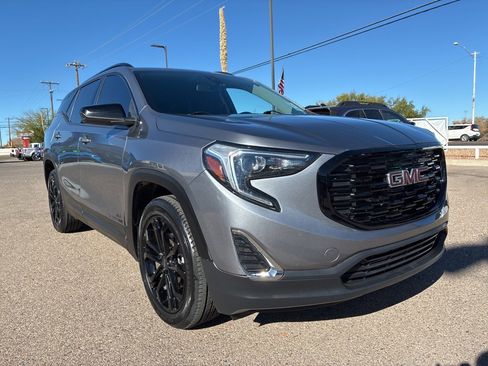 Used 2020 GMC Terrain SLE w/ Elevation Edition image 7