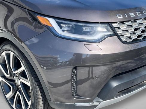 Used 2025 Land Rover Discovery S image 9