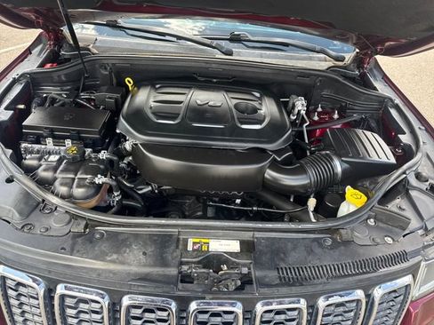 Used 2018 Jeep Grand Cherokee Laredo RWD image 19
