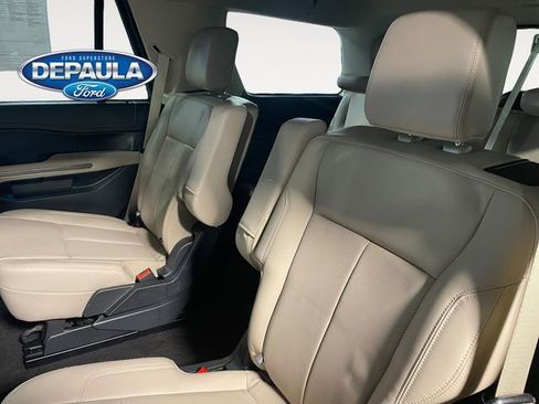 Used 2022 Ford Expedition XLT image 17