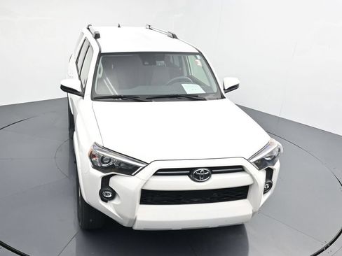 Used 2023 Toyota 4Runner SR5 AWD/4WD image 10