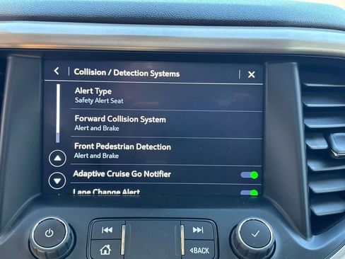 Used 2022 GMC Acadia Denali w/ Denali Ultimate Package AWD/4WD image 25
