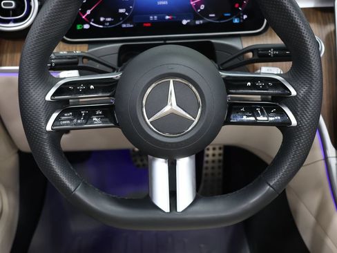 Used 2024 Mercedes-Benz CLE 450 4MATIC Cabriolet image 17