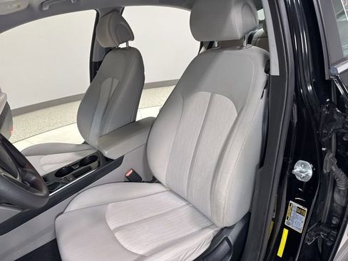 Used 2016 Hyundai Sonata SE FWD image 12
