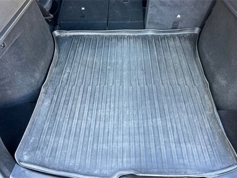 Used 2023 Tesla Model Y Performance image 17