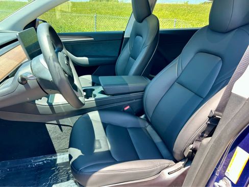 Used 2023 Tesla Model Y AWD image 11