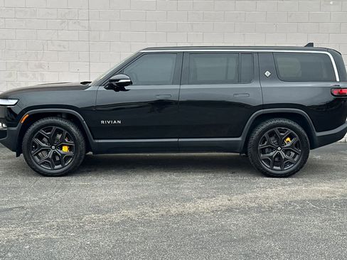 Used 2023 Rivian R1S Launch Edition image 9