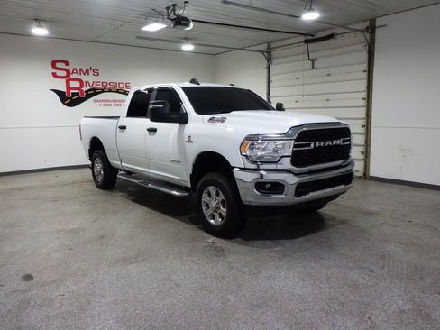 Used 2024 RAM 2500 Big Horn AWD/4WD image 5